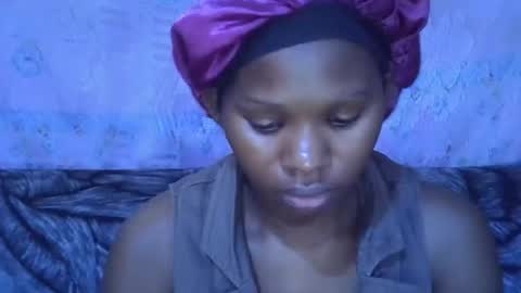 Snapshot of sexydoll002 chatting on October 21, 5:22 am sexydoll002 online show from October 21, 5:22 am