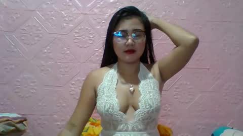 Snapshot of sexyjessa20 chatting on October 13, 8:28 am sexyjessa20 online show from October 13, 8:28 am