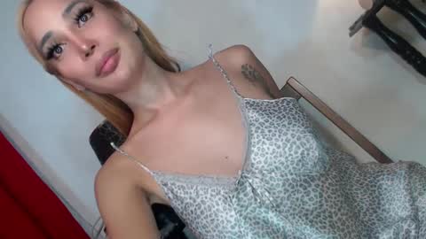 Queen Sofia online show from December 14, 2:44 am