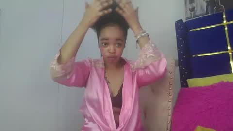 mel online show from February 17, 8:08 pm