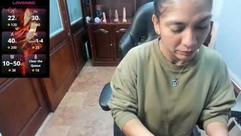 Snapshot of sexyrachel_ chatting on October 22, 12:43 pm R A C H E L online show from October 22, 12:43 pm
