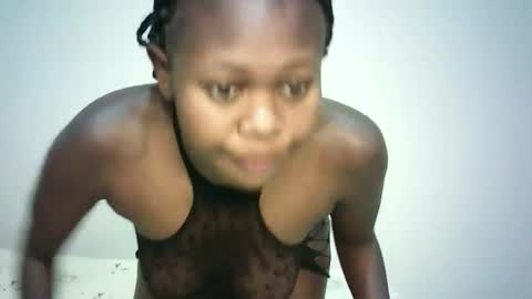 Snapshot of shadow_sweetx chatting on October 10, 8:14 pm shadow_sweetx online show from October 10, 8:14 pm