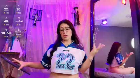 Snapshot of shalyn_lux chatting on October 21, 3:32 am shalyn_lux online show from October 21, 3:32 am
