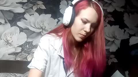 Snapshot of shandawilkenson chatting on October 22, 5:51 pm Lia online show from October 22, 5:51 pm