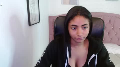 shanelle online show from October 23, 3:23 am