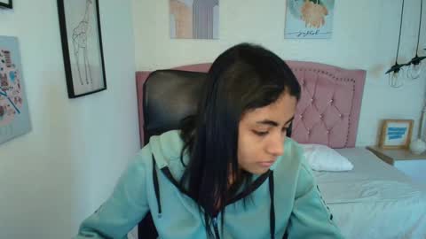 shanelle online show from December 21, 3:44 am