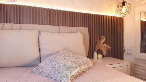 SHANON online show from December 5, 7:37 pm