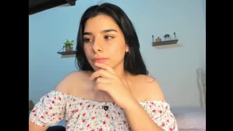 Snapshot of shara_jones chatting on December 11, 2:41 am Sara online show from December 11, 2:41 am