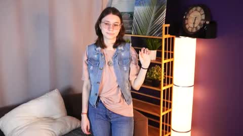 Hello im LIa online show from December 23, 4:16 am