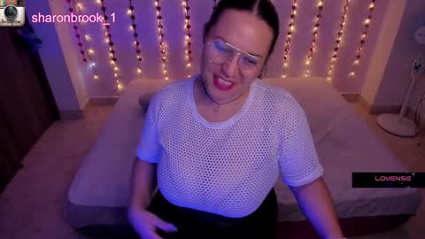 sharon_brook online show from December 18, 2:53 am