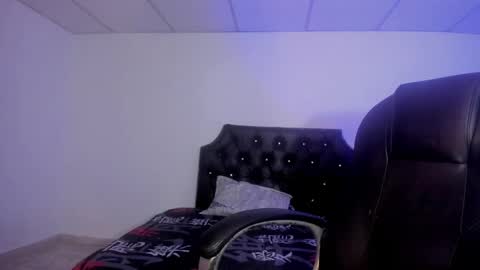 Snapshot of sharon_doll_ chatting on October 19, 5:09 am sharon_doll_ online show from October 19, 5:09 am
