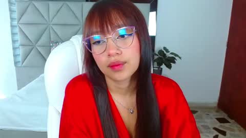 sharon_rosse__ online show from March 6, 12:30 pm