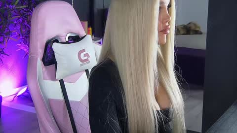 shayblonde online show from December 2, 8:53 pm