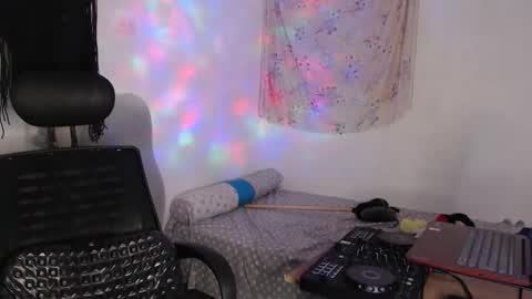 Shayna online show from February 19, 2:33 am