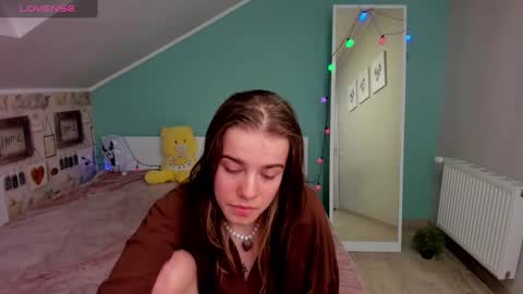 Snapshot of shelyymoon chatting on February 17, 7:55 pm ShelyMoon online show from February 17, 7:55 pm