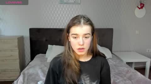 Snapshot of shelyymoon chatting on October 29, 2:42 pm ShelyMoon online show from October 29, 2:42 pm