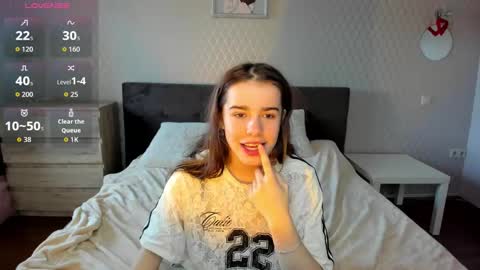 Snapshot of shelyymoon chatting on October 6, 12:22 pm ShelyMoon online show from October 6, 12:22 pm