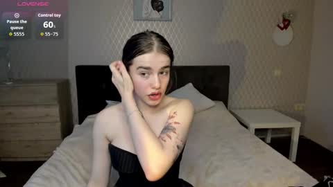 Snapshot of shelyymoon chatting on October 11, 3:04 pm ShelyMoon online show from October 11, 3:04 pm