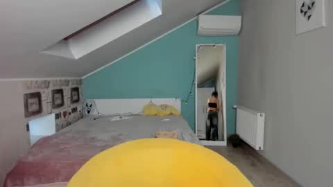 Snapshot of shelyymoon chatting on December 3, 7:41 am ShelyMoon online show from December 3, 7:41 am