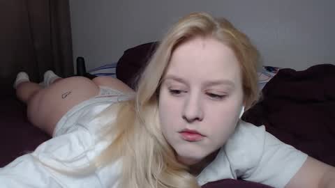 Snapshot of sherlystero chatting on February 18, 6:37 am sher  online show from February 18, 6:37 am
