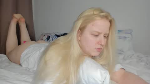 Snapshot of sherlystero chatting on October 8, 12:48 am sher  online show from October 8, 12:48 am