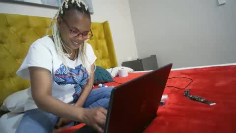 shotofmocha online show from September 19, 4:39 pm