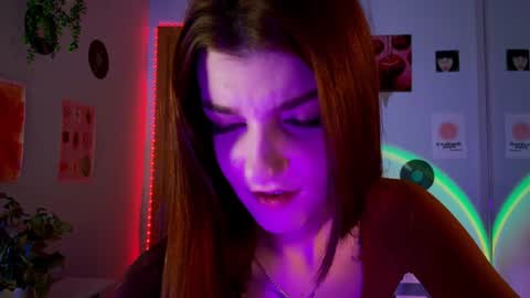 Snapshot of shybella_girl chatting on December 26, 6:30 am Bella online show from December 26, 6:30 am