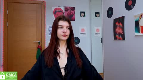 Snapshot of shybella_girl chatting on January 19, 7:25 am Bella online show from January 19, 7:25 am