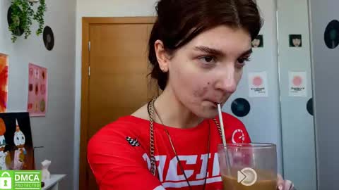 Snapshot of shybella_girl chatting on February 25, 8:47 am Bella online show from February 25, 8:47 am