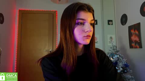 Snapshot of shybella_girl chatting on January 14, 7:06 am Bella online show from January 14, 7:06 am