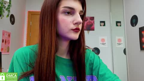 Snapshot of shybella_girl chatting on January 27, 9:34 am Bella online show from January 27, 9:34 am