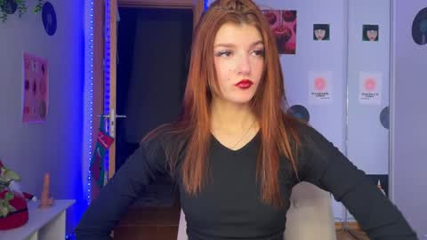 Snapshot of shybella_girl chatting on December 18, 6:43 am Bella online show from December 18, 6:43 am