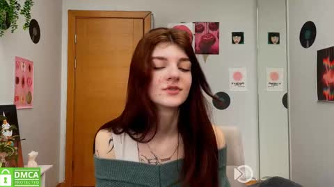 Snapshot of shybella_girl chatting on February 26, 10:16 am Bella online show from February 26, 10:16 am