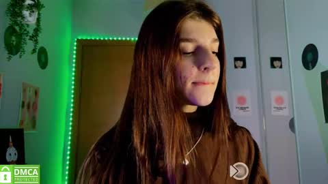 Snapshot of shybella_girl chatting on March 6, 6:59 pm Bella online show from March 6, 6:59 pm