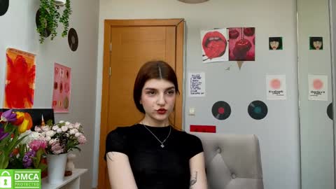 Snapshot of shybella_girl chatting on March 11, 7:57 am Bella online show from March 11, 7:57 am