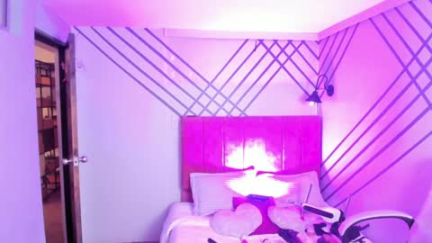 Mia online show from January 26, 3:27 am