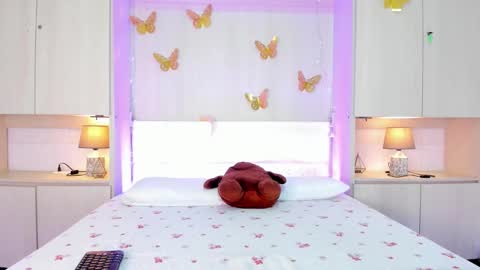 SIENNA  online show from December 2, 8:22 pm