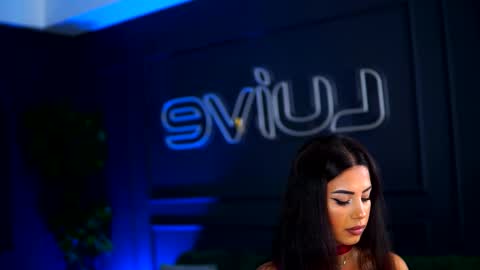 Sienna online show from October 16, 9:01 am