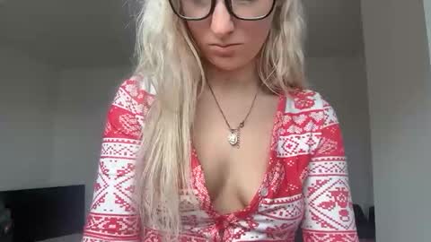 sierracollins online show from March 3, 10:05 pm