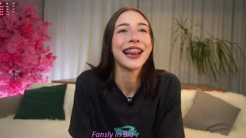 Eva  online show from October 12, 11:23 am