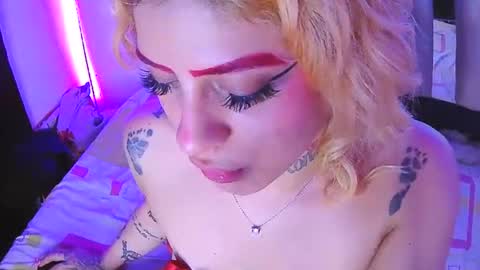 Elektra chair online show from February 28, 10:31 pm