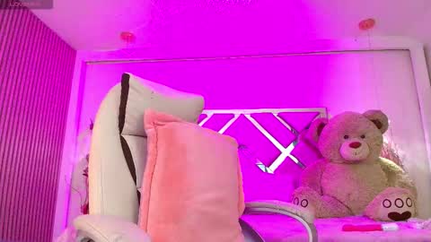 SIlvana  online show from November 7, 1:38 pm