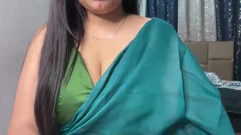 Simi online show from November 17, 1:23 pm