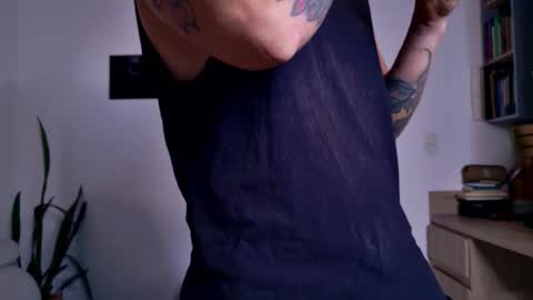 Snapshot of simone_4201 chatting on September 24, 11:20 am Sim. online show from September 24, 11:20 am