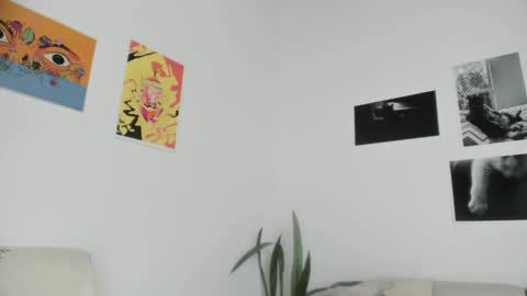 Snapshot of simone_4201 chatting on January 9, 6:57 pm Sim. online show from January 9, 6:57 pm