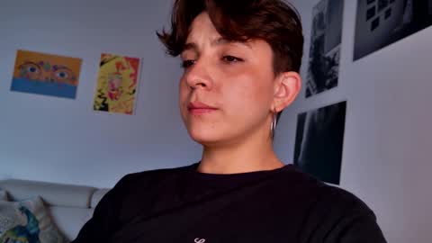 Snapshot of simone_4201 chatting on October 27, 9:53 pm Sim. online show from October 27, 9:53 pm