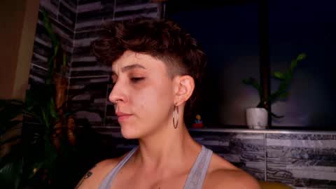 Snapshot of simone_4201 chatting on March 3, 11:23 pm Sim. online show from March 3, 11:23 pm