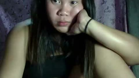 Snapshot of simply_y0urs chatting on February 18, 7:00 pm simply_y0urs online show from February 18, 7:00 pm