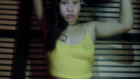 Snapshot of simply_y0urs chatting on December 7, 2:13 pm simply_y0urs online show from December 7, 2:13 pm