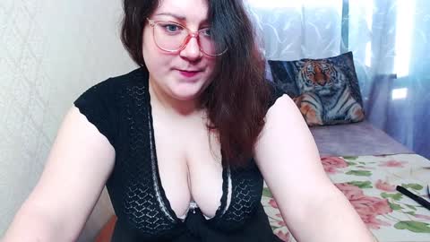 Angela online show from December 17, 8:12 am